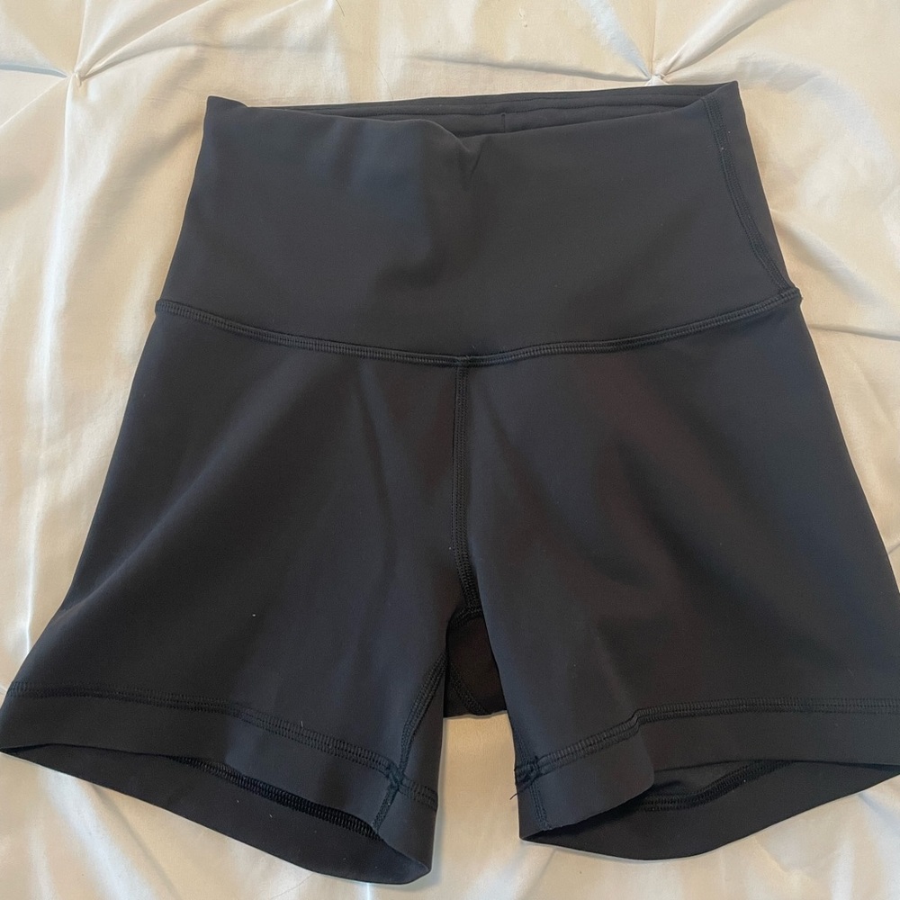 Lululemon Wunder Train Contour Fit High Rise Short 4”